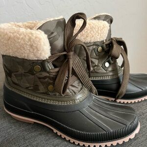 Duck Boots, women 8.5